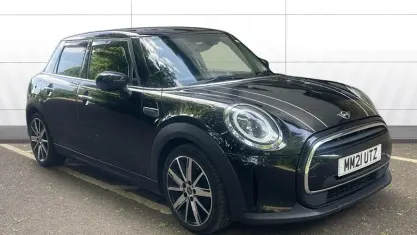 Used Mini Cooper Classic 136 HP (100 kW) 2021 Black Hatchback
