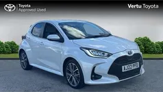 White Used 2022 Toyota Yaris Hybrid Hatchback | £18,035 (Fair price)