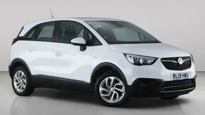 Used Vauxhall Crossland X S 110 HP (80 kW) 2019 White SUV