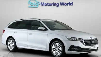 Usado Skoda Octavia SE Technology 110 HP (80 kW) 2022 Branco Carrinha