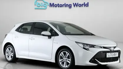 Used Toyota Corolla 122 HP (89 kW) 2020 White Hatchback