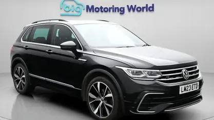 Begagnad VW Tiguan R-line 150 HK (110 kW) 2023 Svart SUV