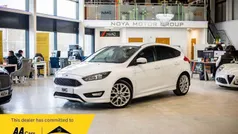 White Used 2015 Ford Focus Zetec Hatchback | £6,199 (Fair price)