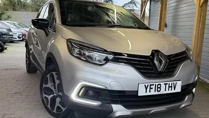 Used 2018 Renault Captur Signature SUV | £8,795 (Fair price)