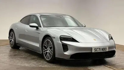 Usado Porsche Taycan 300 kW (408 HP) 2023 Sedan