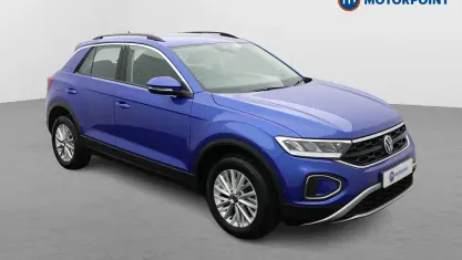 Used VW T-Roc Life 110 HP (80 kW) 2023 Blue SUV