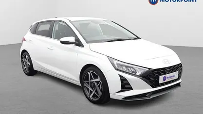 Used Hyundai i20 Premium 101 HP (74 kW) 2025 White Hatchback