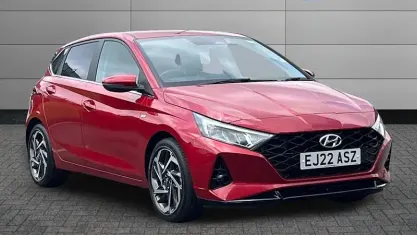 Used Hyundai i20 Premium 101 HP (74 kW) 2022 Red Hatchback