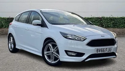Used 2016 Ford Focus Zetec Hatchback | £6,892 (Fair price)