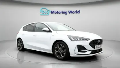 Używany Ford Focus ST-Line 125 KM (91 kW) 2023 Biały Hatchback