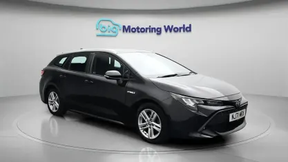 Used Toyota Corolla 122 HP (89 kW) 2021 Black Estate