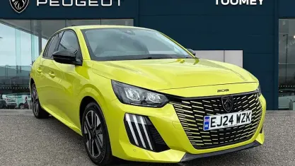 Used Peugeot 208 Allure 101 HP (74 kW) 2024 Yellow Hatchback