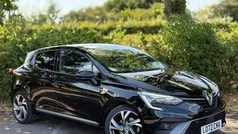 Black Used 2021 Renault Clio V RS Line Hatchback | £15,047 (Fair price)
