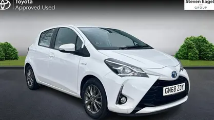 Begagnad Toyota Yaris Hybrid 101 HK (74 kW) 2020 Halvkombi