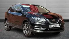 Pearl black Used 2017 Nissan Qashqai N-Connecta SUV | £11,495 (Fair price)