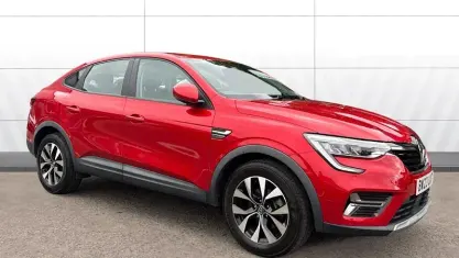 Used Renault Arkana Evolution 143 HP (105 kW) 2023 Red SUV