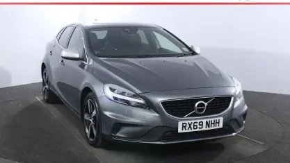 Usado Volvo V40 R-Design 152 CV (111 kW) 2019 Gris Utilitario