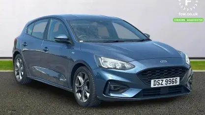 Używany Ford Focus ST-Line 125 KM (91 kW) 2020 Niebieski Hatchback