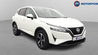 Used Nissan Qashqai N-Connecta 140 HP (102 kW) 2022 White SUV