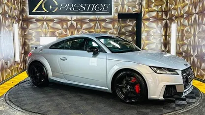 Used Audi TT RS Comfort 400 HP (294 kW) 2017 Silver Coupe
