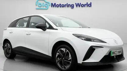 Used MG MG4 EV SE 319 kW (435 HP) 2023 White Hatchback