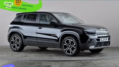Begagnad Jeep Avenger Summit 101 HK (74 kW) 2025 Svart SUV