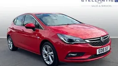 Red Used 2018 Vauxhall Astra SRi Hatchback | £8,907 (Fair price)
