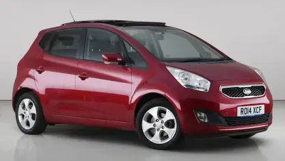 Used Kia Venga 125 HP (91 kW) 2014 Red Hatchback