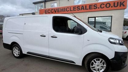 Begagnad Vauxhall Vivaro 101 HK (74 kW) 2022 Minibuss