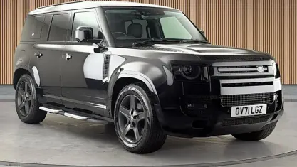 Used Land Rover Defender SE Dynamic 250 HP (183 kW) 2021 Santorini black SUV