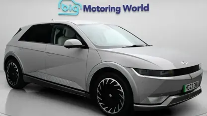 Begagnad Hyundai Ioniq Ultimate 167 kW (228 HK) 2023 Grå Halvkombi