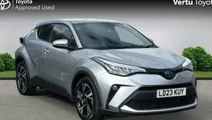 Begagnad Toyota C-HR Design 122 HK (89 kW) 2023 Silver SUV