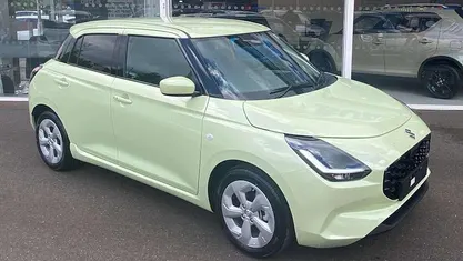 New 2025 Suzuki Swift Hatchback | £20,299 (Fair price)