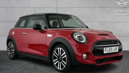 Used Mini Cooper S Exclusive 192 HP (141 kW) 2019 Red Hatchback