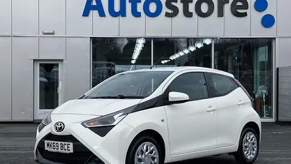 Used Toyota Aygo X-play 72 HP (52 kW) 2020 Hatchback