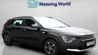 Begagnad Kia Niro 141 HK (103 kW) 2023 Svart SUV