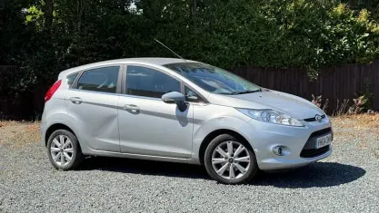 Used Ford Fiesta Zetec 82 HP (60 kW) 2009 Silver Hatchback