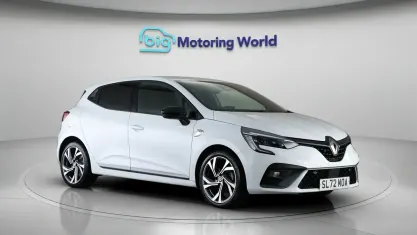 Used Renault Clio V RS Line 141 HP (103 kW) 2022 White Hatchback