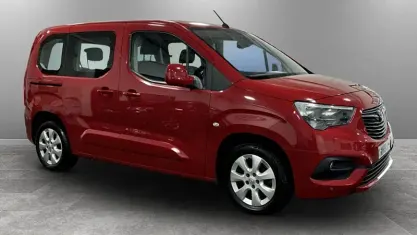 Used Vauxhall Combo 131 HP (96 kW) 2019 Red MPV