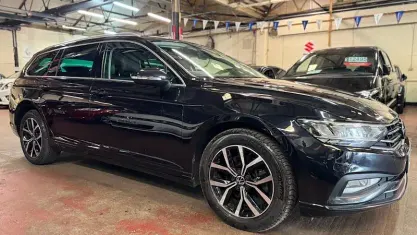 Used VW Passat SEL 150 HP (110 kW) 2021 Black Estate