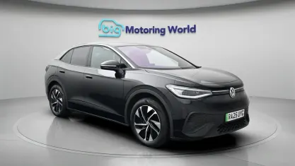 Begagnad VW ID.5 Pro 210 kW (286 HK) 2025 Svart SUV