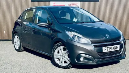Used Peugeot 208 Active 101 HP (74 kW) 2019 Grey Hatchback