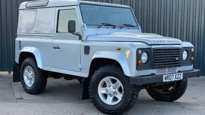 Used Land Rover Defender 124 HP (91 kW) 2007 Silver