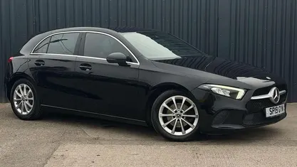 Usado Mercedes A180 116 HP (85 kW) 2019 Preto Citadino