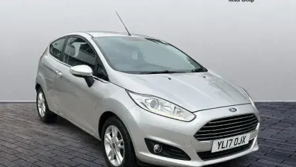 Used Ford Fiesta Zetec 82 HP (60 kW) 2017 Silver Hatchback