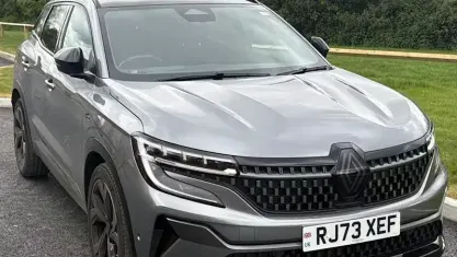 Used Renault Austral Iconic Esprit Alpine 200 HP (147 kW) 2024 Grey SUV
