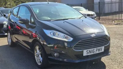 Used Ford Fiesta Zetec 82 HP (60 kW) 2016 Black Hatchback