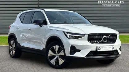 Used Volvo XC40 Plus 211 HP (155 kW) 2023 White SUV