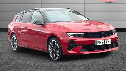 Used 2025 Vauxhall Astra Ultimate Estate | £19,628 (Fair price)