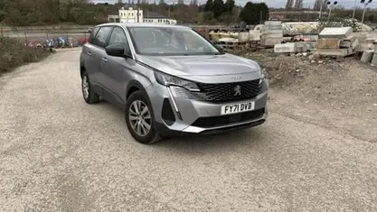 Used Peugeot 5008 Active Premium 131 HP (96 kW) 2022 SUV